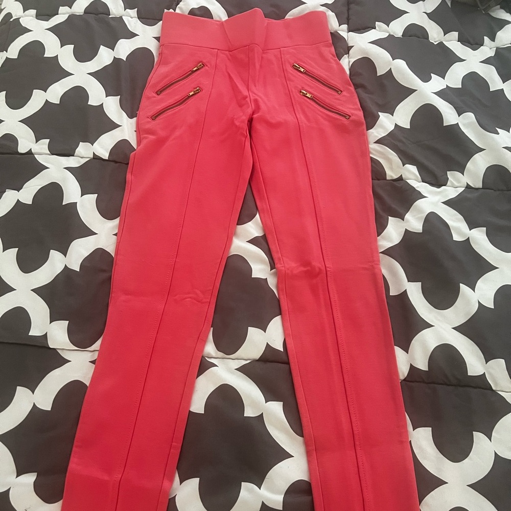 Sexy tight like pink pants, never worn